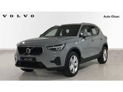 Gris Nuevo 2025 Volvo XC40 Core SUV | 39.830 € (Precio justo)