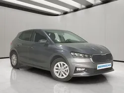 Gris Usado 2023 Skoda Fabia Ambition Berlina | 15.750 € (Precio justo)