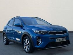 Azul Usado 2024 Kia Stonic SUV | 18.300 € (Precio justo)