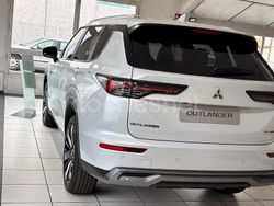 Blanco Nuevo 2025 Mitsubishi Outlander P-HEV SUV | 51.800 € (Caro)