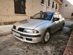 Gris / plata Usado 2003 Mitsubishi Carisma Comfort Edition Berlina | 1100 €