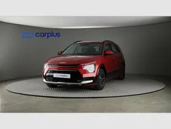 Runway red (metalizado) Usado 2024 Kia Niro SUV | 25.990 € (Caro)