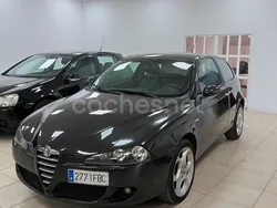 Negro Usado 2007 Alfa Romeo 147 Distinctive Utilitario | 4890 € (Precio justo)