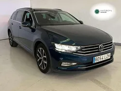 Azul Usado 2022 VW Passat Familiar | 19.500 € (Buen precio)