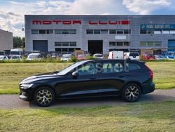 Negro Usado 2022 Volvo V60 Kinetic Familiar | 29.500 € (Buen precio)