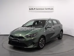Verde Usado 2024 Kia Ceed Berlina | 20.790 € (Un poco caro)