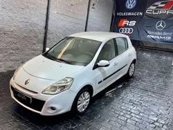 Blanco Usado 2010 Renault Clio II Utilitario | 5299 € (Precio justo)