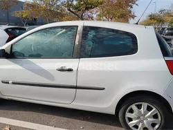Blanco Usado 2006 Renault Clio II Authentique Berlina | 2500 € (Precio justo)