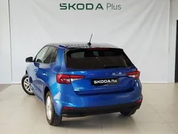 Azul Nuevo 2025 Skoda Fabia Selection Berlina | 18.400 € (Precio justo)