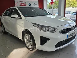 Blanco Usado 2021 Kia Ceed Berlina | 14.490 € (Precio justo)