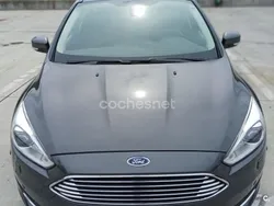 Gris / plata Usado 2016 Ford Focus Titanium Berlina | 9500 € (Precio justo)
