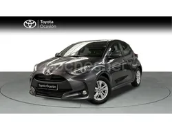 Gris / plata Usado 2024 Toyota Yaris Berlina | 18.900 € (Precio justo)