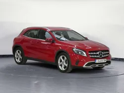 Rojo Usado 2019 Mercedes GLA180 Urban SUV | 18.700 € (Precio justo)