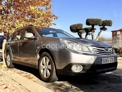 Gris / plata Usado 2010 Subaru Outback SUV | 5900 € (Buen precio)