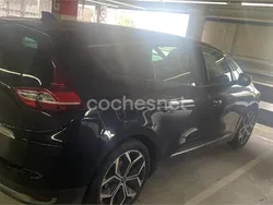 Negro Usado 2023 Renault Grand Scénic IV Zen Monovolumen | 27.000 € (Caro)