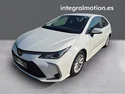 Blanco Usado 2023 Toyota Corolla Active Berlina | 22.500 €