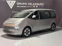 Plateado Usado 2022 Hyundai Staria Van | 35.990 € (Un poco caro)