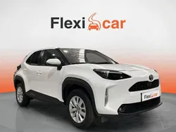 Blanco Usado 2023 Toyota Yaris Hybrid | 23.490 € (Precio justo)