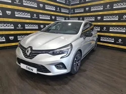 Gris Usado 2023 Renault Clio V Techno Berlina | 19.900 € (Caro)
