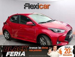 Rojo Usado 2024 Toyota Yaris Hybrid Active Berlina | 20.490 € (Precio justo)