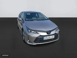 Gris Usado 2021 Toyota Corolla Active Berlina | 19.800 € (Un poco caro)