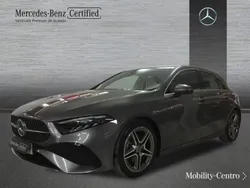 Gris montaña Usado 2024 Mercedes A180 AMG line | 33.900 € (Precio justo)
