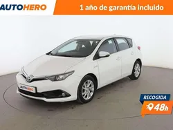 Blanco Usado 2017 Toyota Auris Hybrid Active Berlina | 15.999 € (Precio justo)