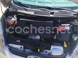 Gris / plata Usado 2011 Ford Fiesta Trend Utilitario | 4200 € (Precio justo)
