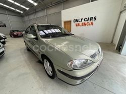 Gris / plata Usado 2000 Renault Mégane Authentique Berlina | 2690 € (Precio justo)