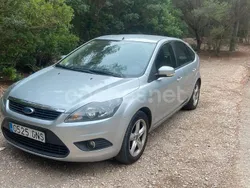 Gris / plata Usado 2009 Ford Focus Trend Berlina | 6990 € (Un poco caro)