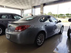 Gris / plata Usado 2010 Opel Insignia Essentia Berlina | 5500 € (Precio justo)