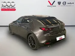 Gris Nuevo 2025 Mazda 3 Center-Line | 29.898 € (Precio justo)