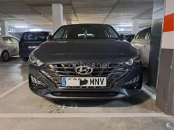 Gris / plata Usado 2024 Hyundai i30 Berlina | 20.600 € (Precio justo)