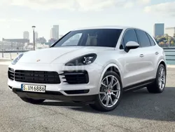 Blanco carrara metalizado Usado 2023 Porsche Cayenne SUV | 98.200 € (Un poco caro)