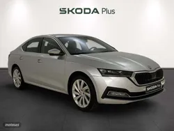 Plateado Usado 2022 Skoda Octavia Style Berlina | 26.690 €