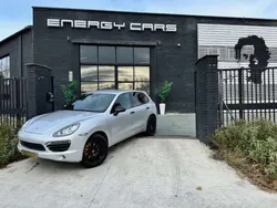 Plateado Usado 2014 Porsche Cayenne SUV | 28.500 € (Super precio)