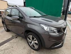 Gris / plata Usado 2019 Peugeot 2008 Allure SUV | 12.990 € (Un poco caro)