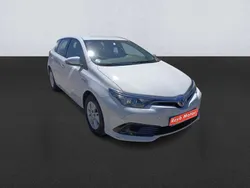 Blanco Usado 2019 Toyota Auris Hybrid Business Edition Utilitario | 14.780 € (Un poco caro)