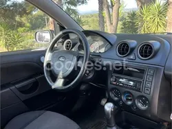 Rojo Usado 2005 Ford Fiesta Trend Utilitario | 2900 € (Precio justo)