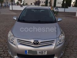 Gris / plata Usado 2011 Toyota Auris Active Berlina | 6999 € (Precio justo)