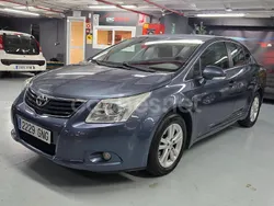 Gris / plata Usado 2010 Toyota Avensis Active Berlina | 6500 € (Precio justo)