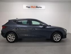 Gris Usado 2024 Seat Leon Style | 20.990 € (Precio justo)
