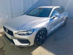 Gris / plata Usado 2021 Volvo V60 Momentum Familiar | 23.500 € (Precio justo)
