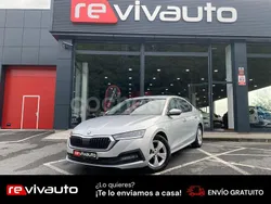 Gris / plata Usado 2021 Skoda Octavia Ambition Berlina | 17.990 € (Un poco caro)