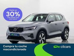 Plateado Usado 2025 Volvo XC40 Core SUV | 31.390 €