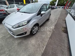 Gris / plata Usado 2014 Ford Fiesta Trend Utilitario | 6200 € (Caro)