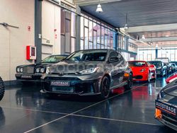 Gris Usado 2024 Toyota Yaris Utilitario | 54.000 €