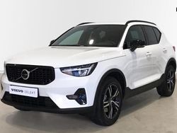 Blanco Nuevo 2025 Volvo XC40 Core SUV | 46.990 €