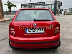 Rojo Usado 2004 Skoda Fabia Fresh Berlina | 3200 € (Un poco caro)