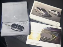Blanco Usado 2012 Peugeot 208 Access Utilitario | 5200 € (Precio justo)